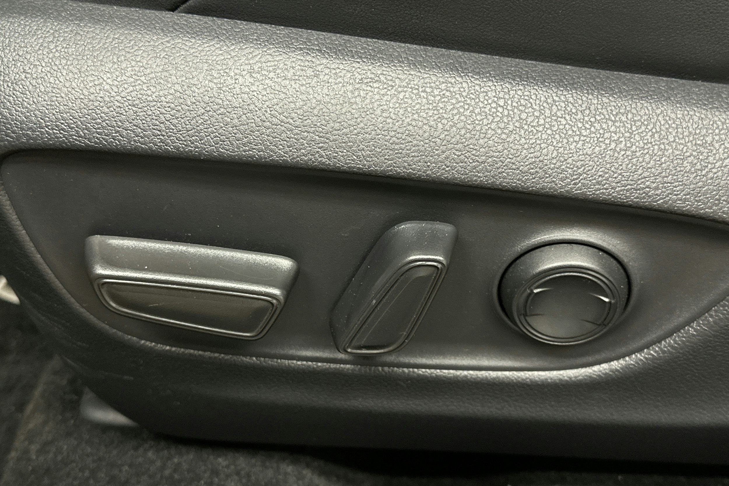 hopea Toyota RAV4 Plug-in 2024 kuva 17.