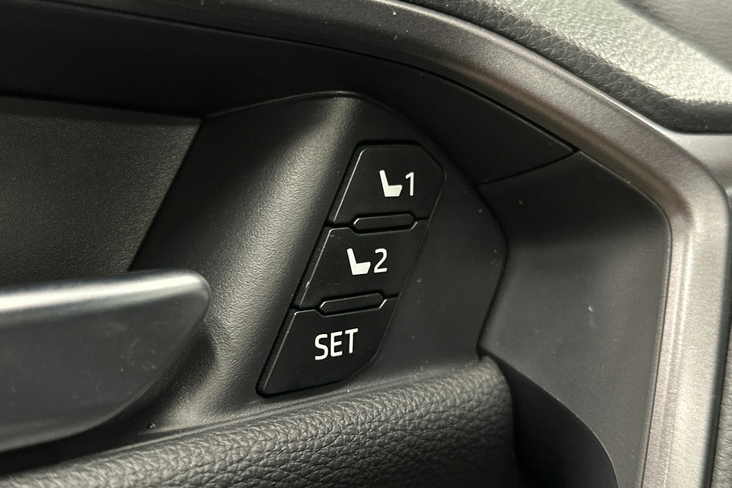 hopea Toyota RAV4 Plug-in 2024 kuva 18.