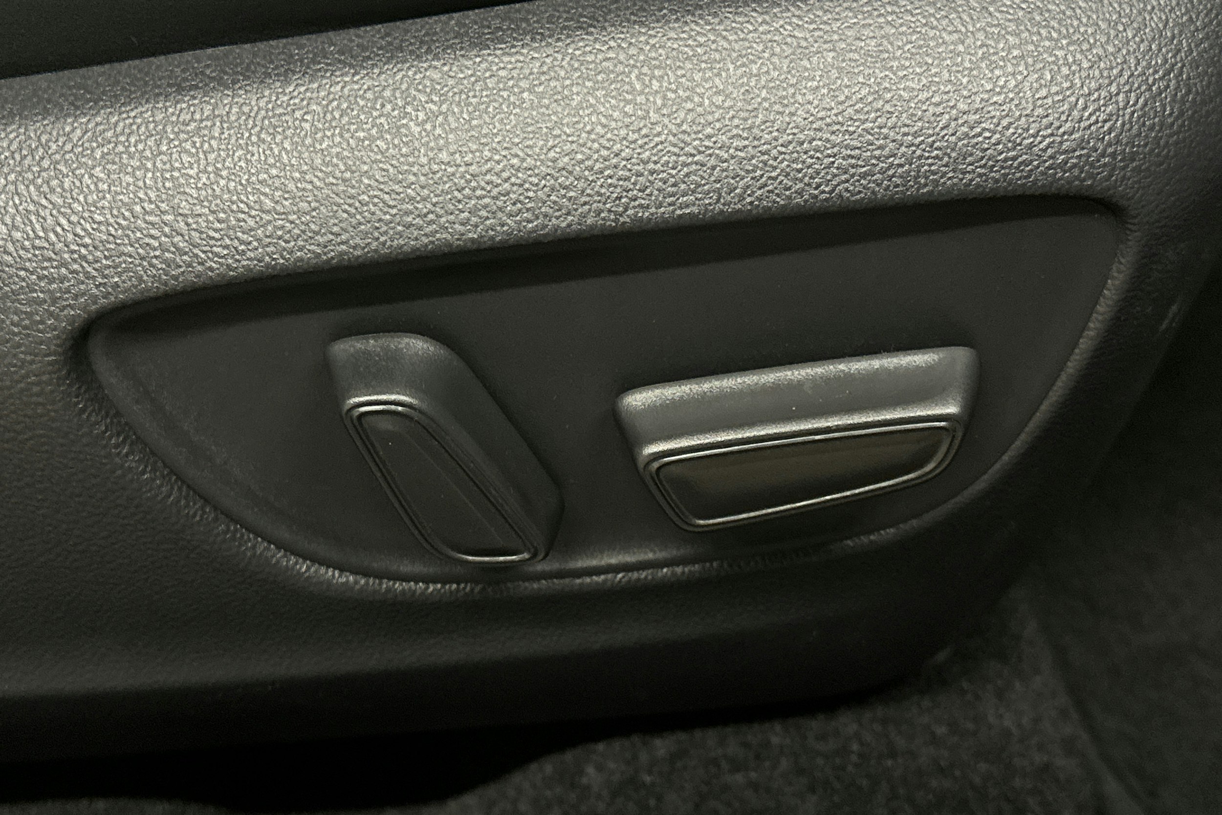 hopea Toyota RAV4 Plug-in 2024 kuva 19.