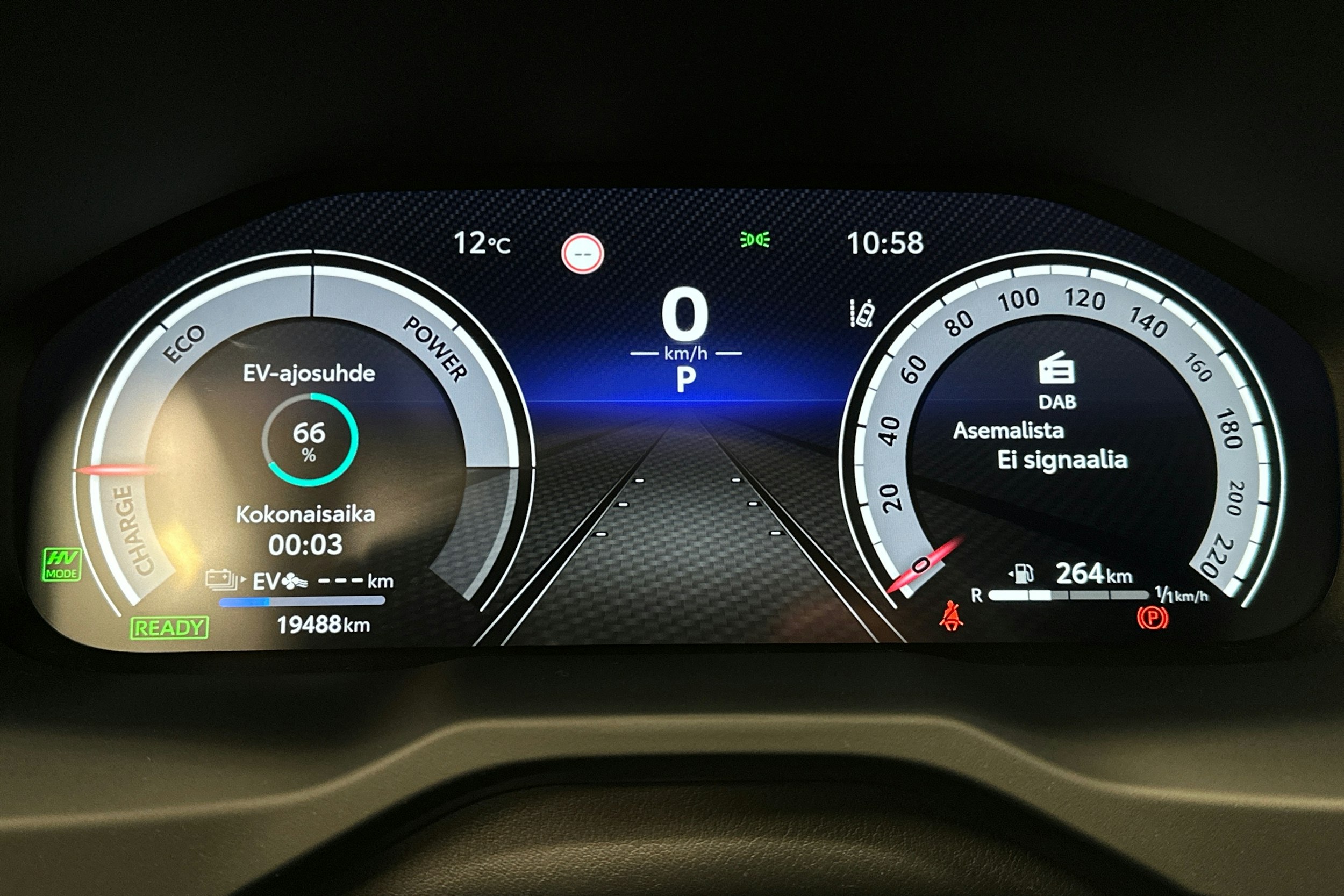 hopea Toyota RAV4 Plug-in 2024 kuva 24.