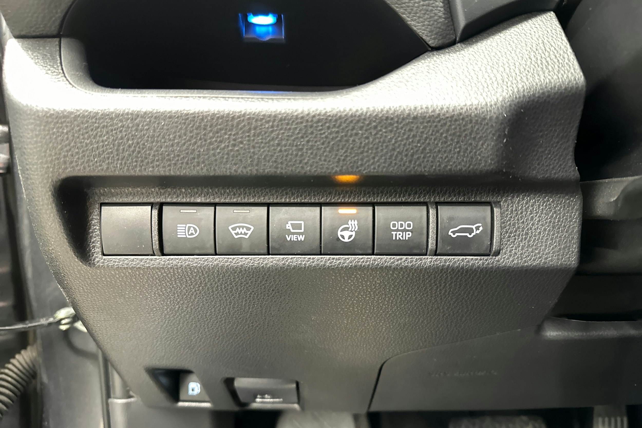 harmaa Toyota RAV4 Plug-in 2024 kuva 14.