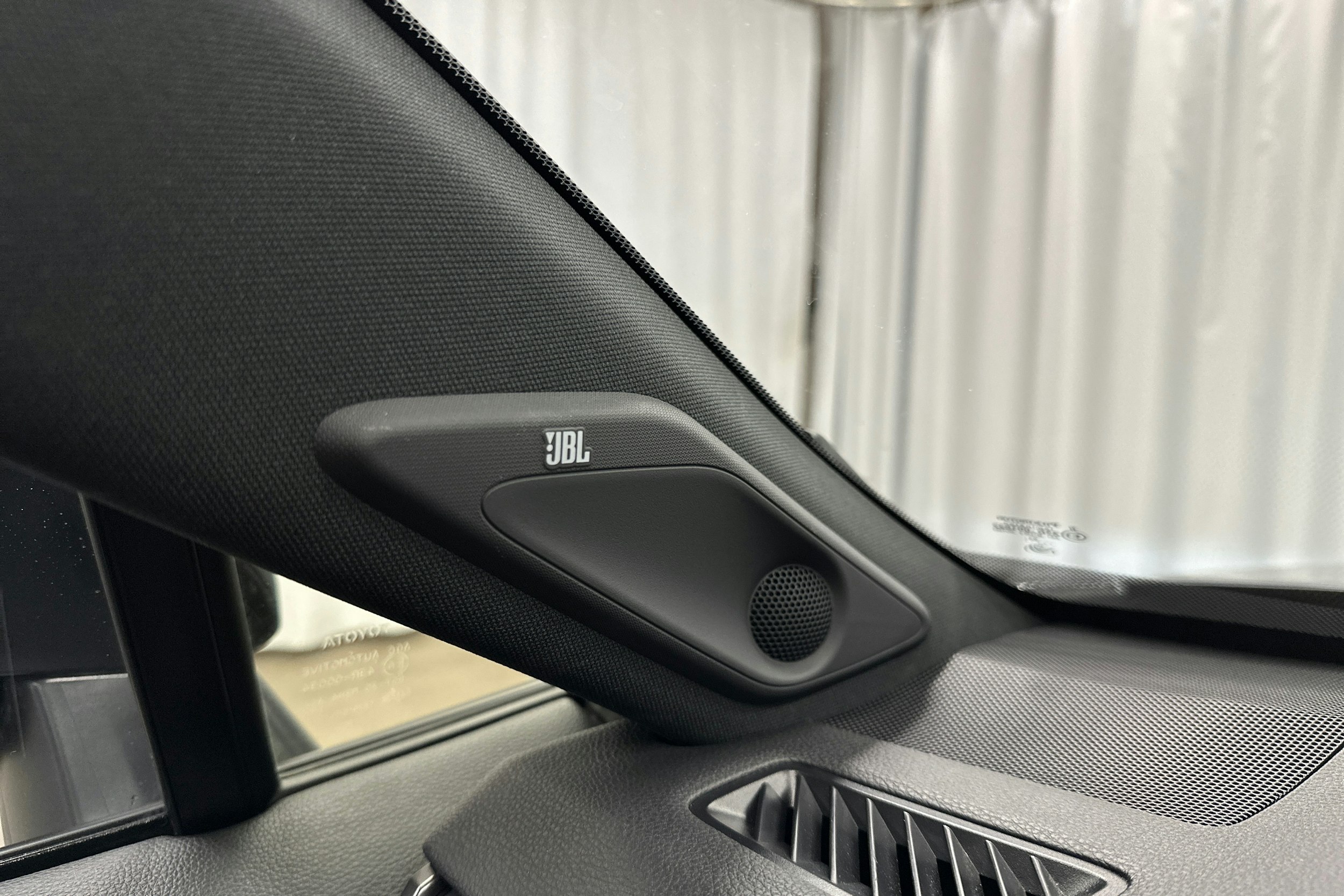 harmaa Toyota RAV4 Plug-in 2024 kuva 20.