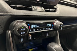 harmaa Toyota RAV4 Plug-in 2024 kuva 23.