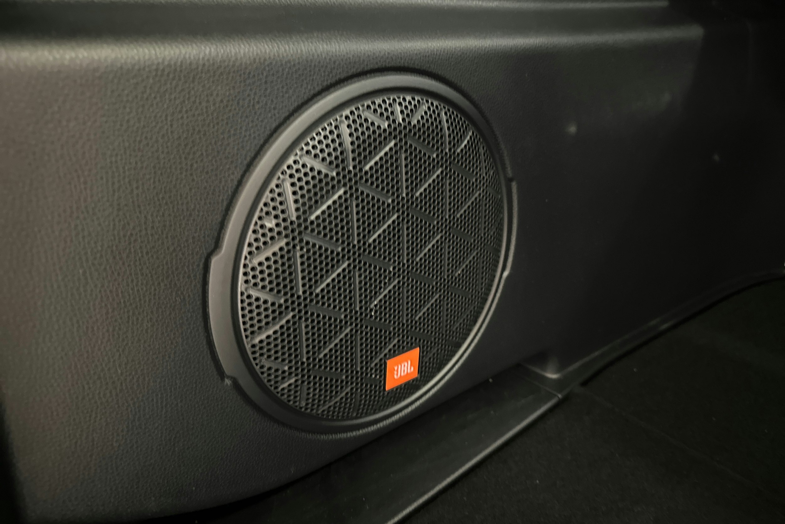 harmaa Toyota RAV4 Plug-in 2024 kuva 31.