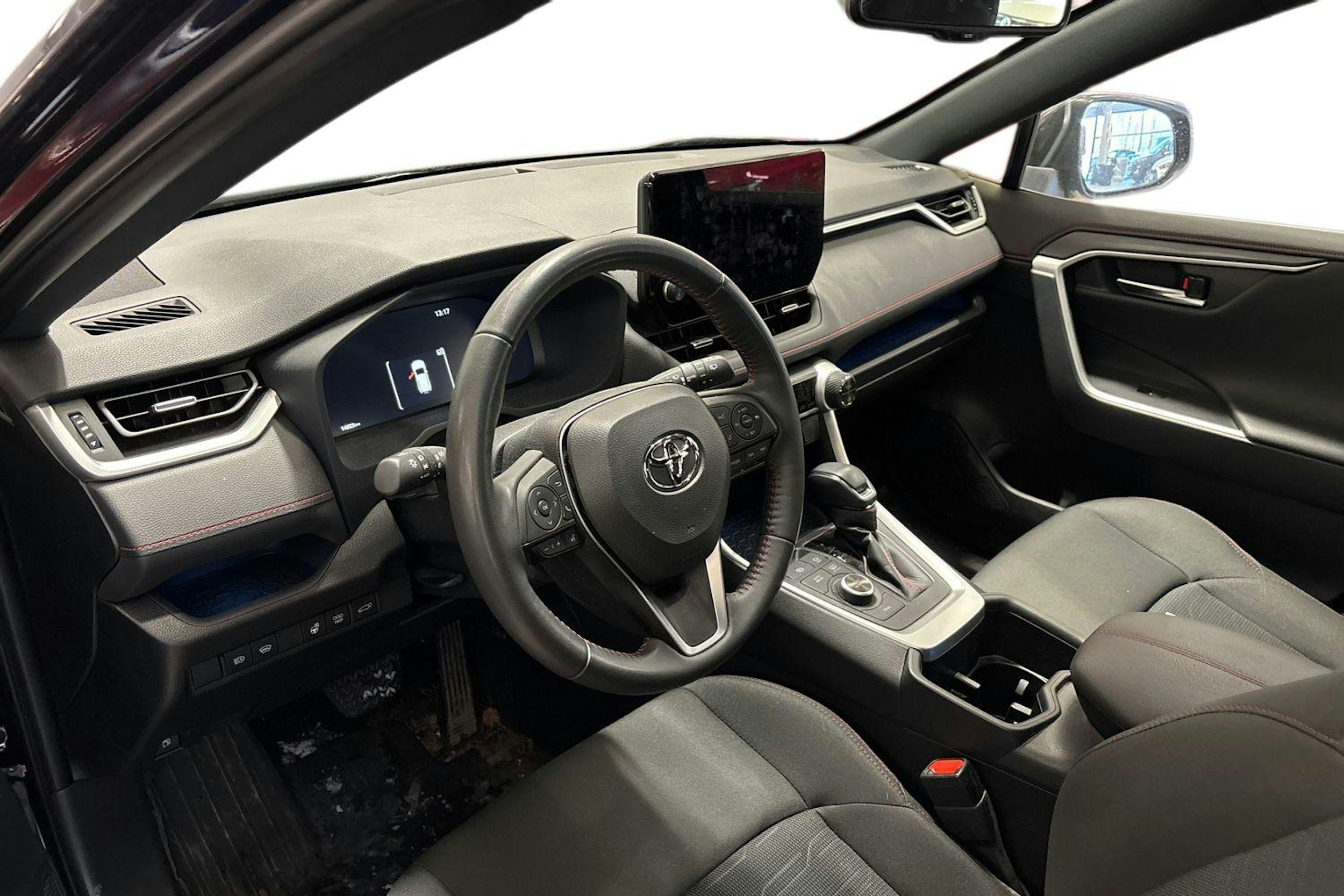 sininen Toyota RAV4 Plug-in 2024 kuva 3.