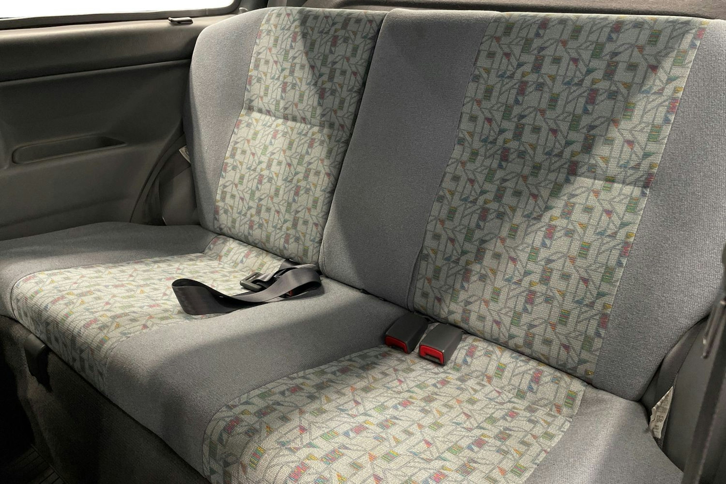 sininen Toyota Starlet 1998 kuva 10.