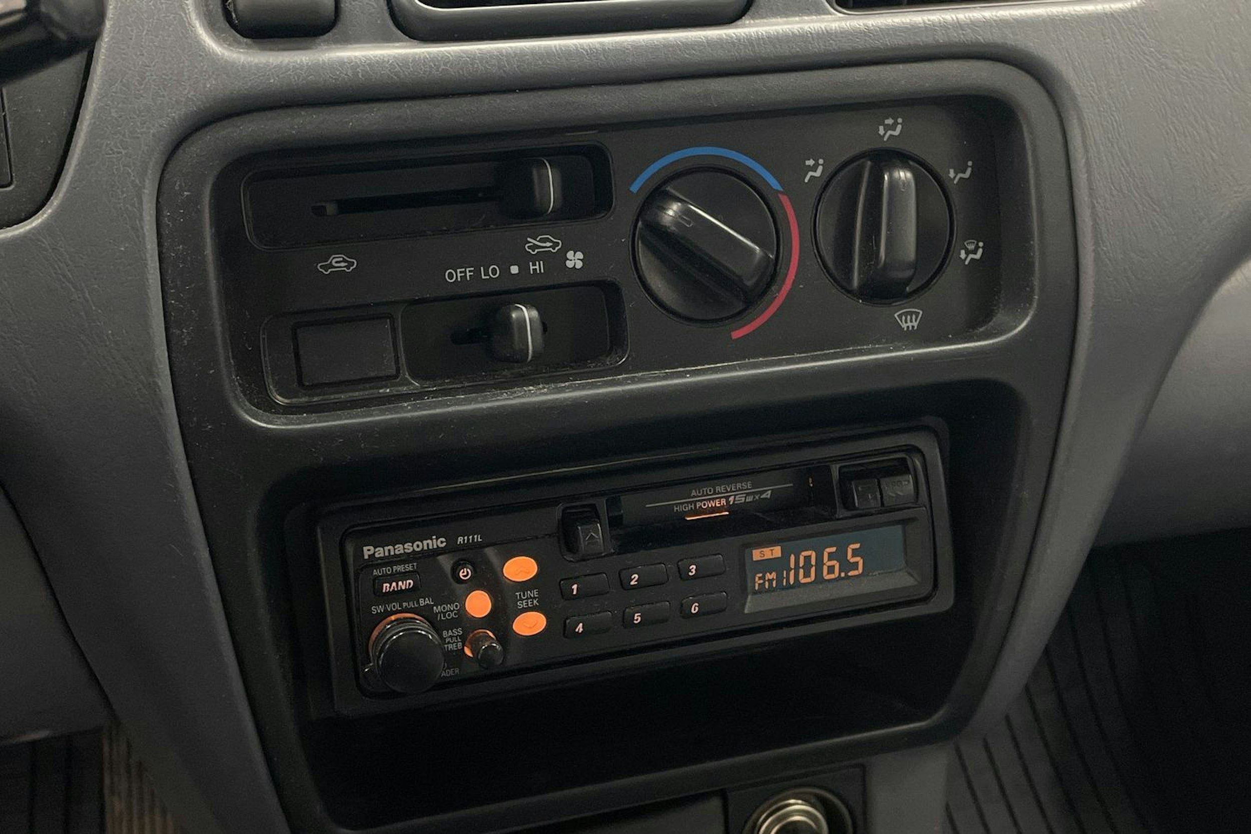sininen Toyota Starlet 1998 kuva 16.