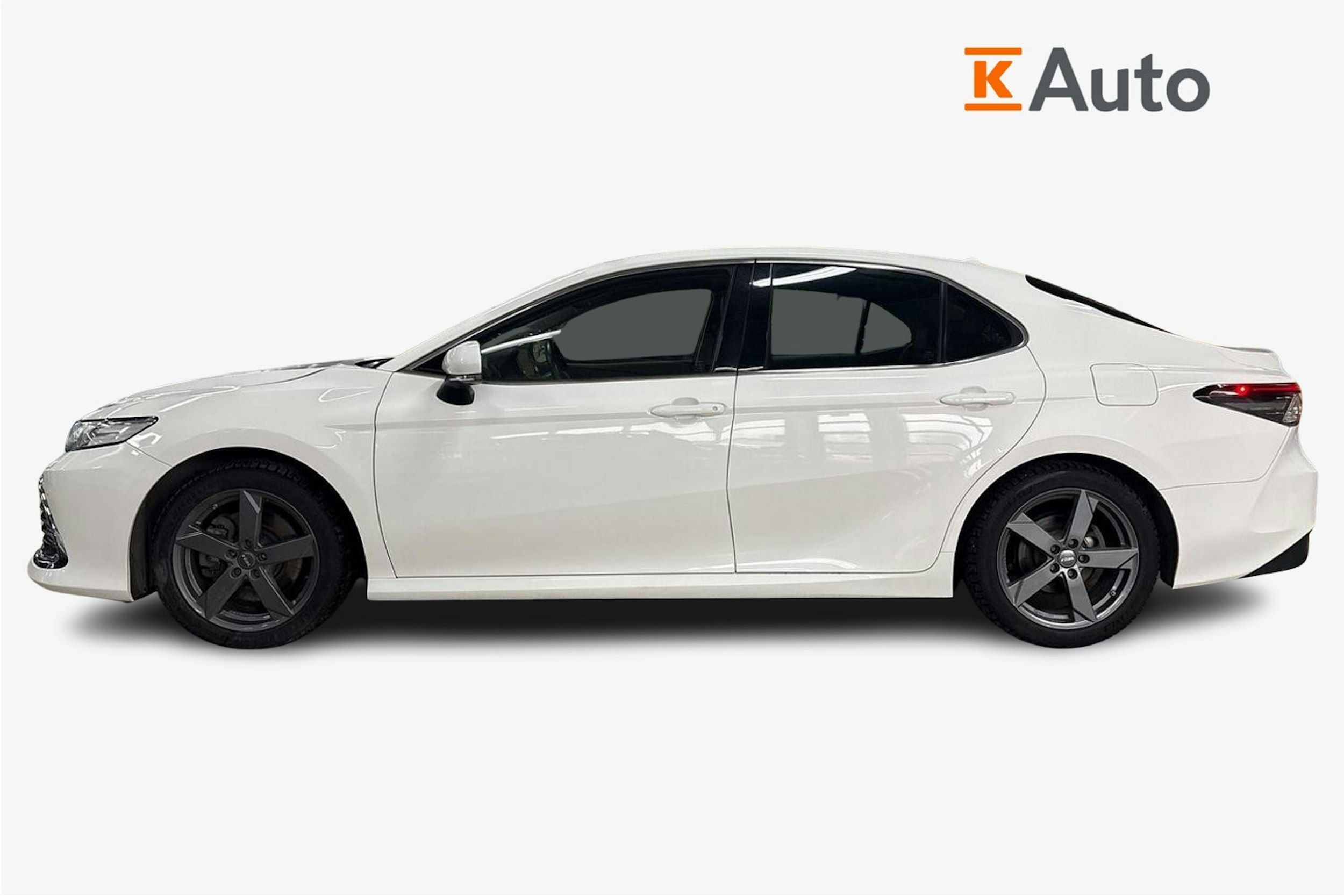 Valkoinen Toyota TOYOTA CAMRY 2023 kuva 5.