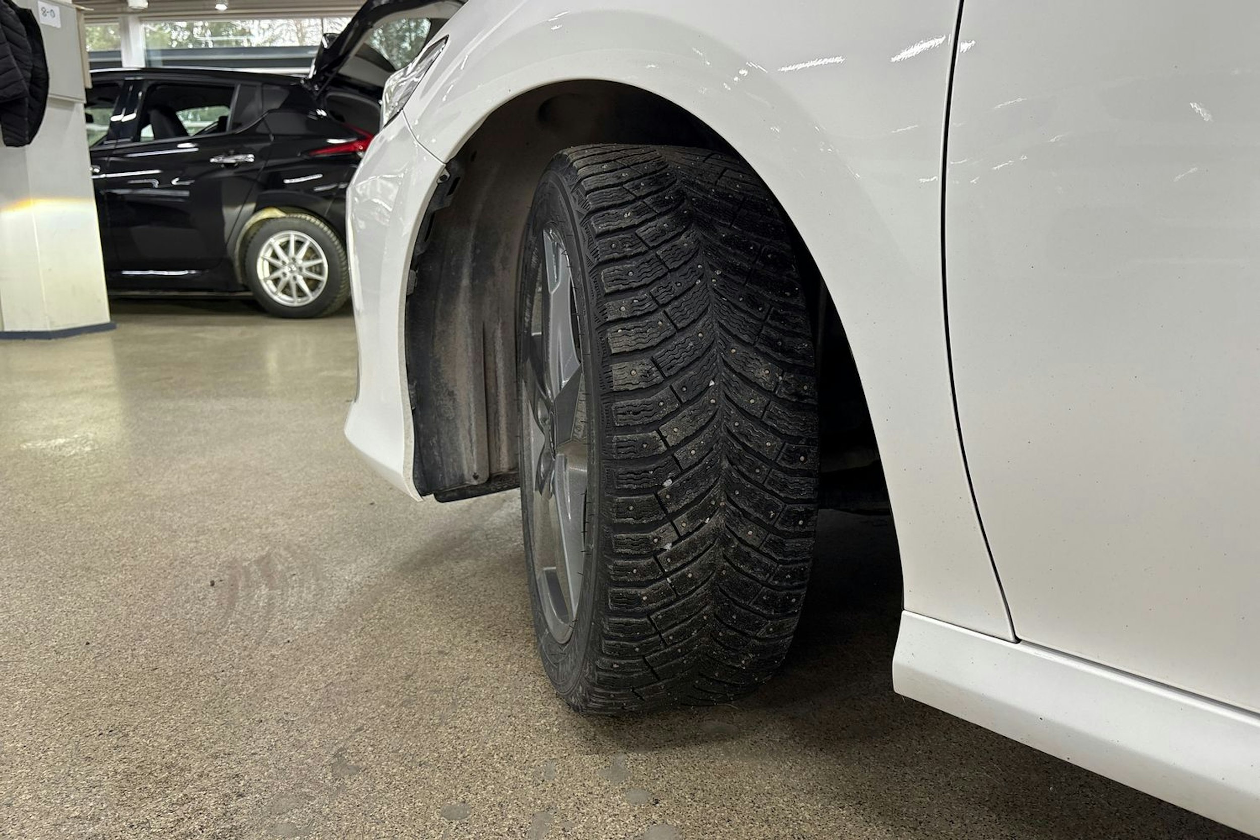 Valkoinen Toyota TOYOTA CAMRY 2023 kuva 10.