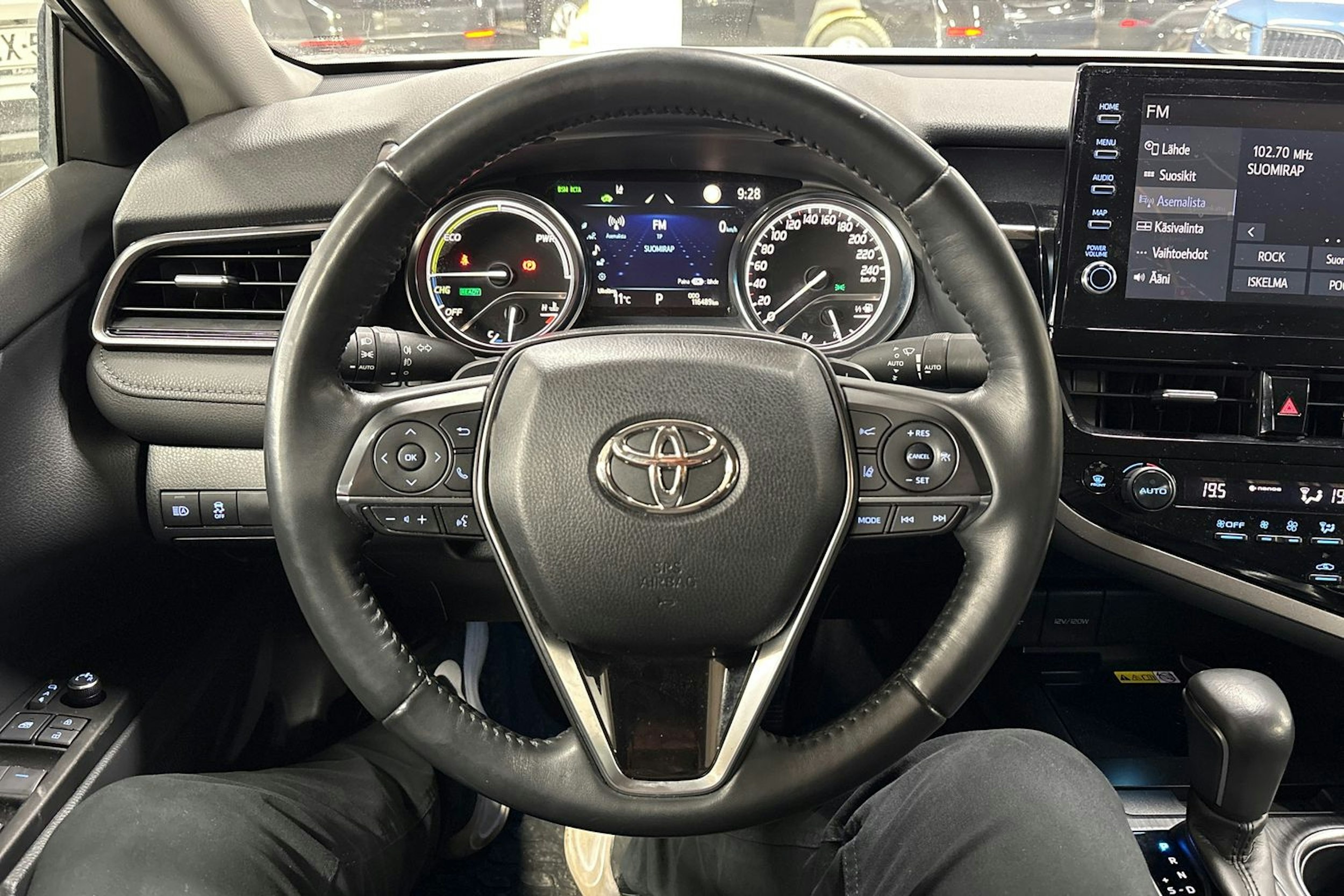 Valkoinen Toyota TOYOTA CAMRY 2023 kuva 11.