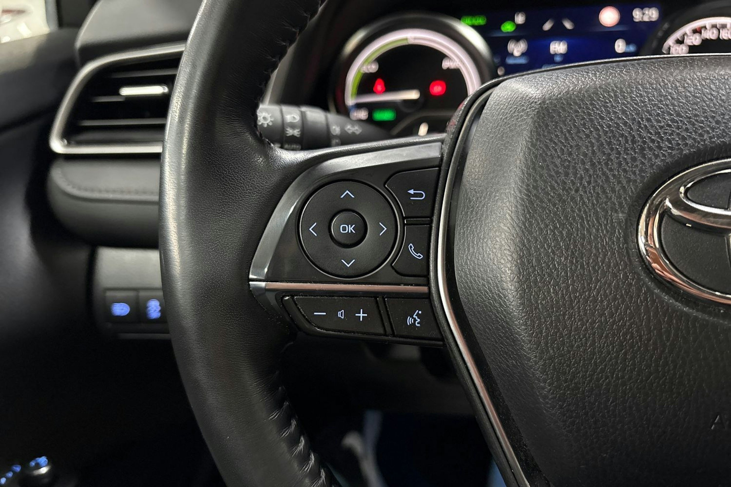 Valkoinen Toyota TOYOTA CAMRY 2023 kuva 13.