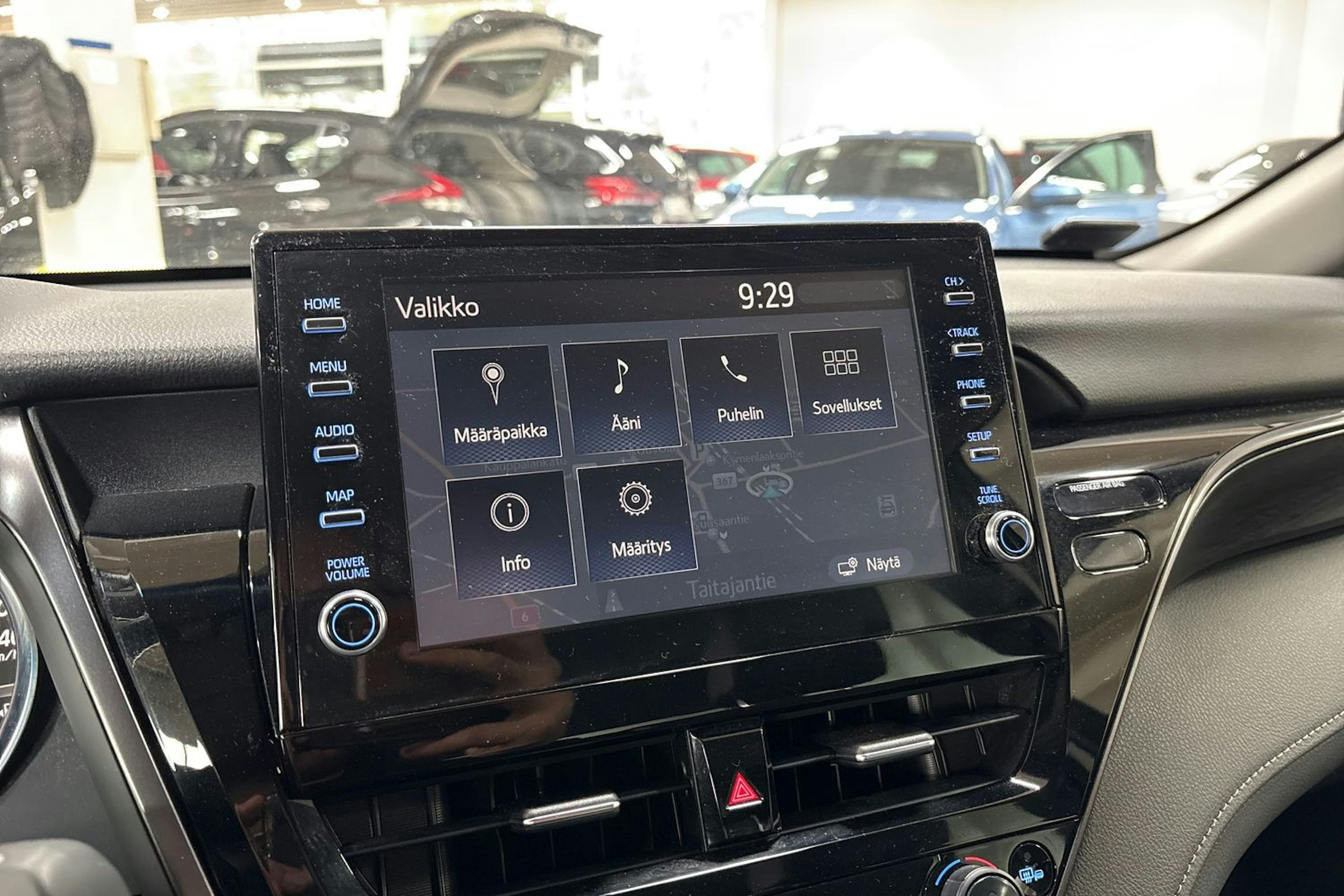 Valkoinen Toyota TOYOTA CAMRY 2023 kuva 16.