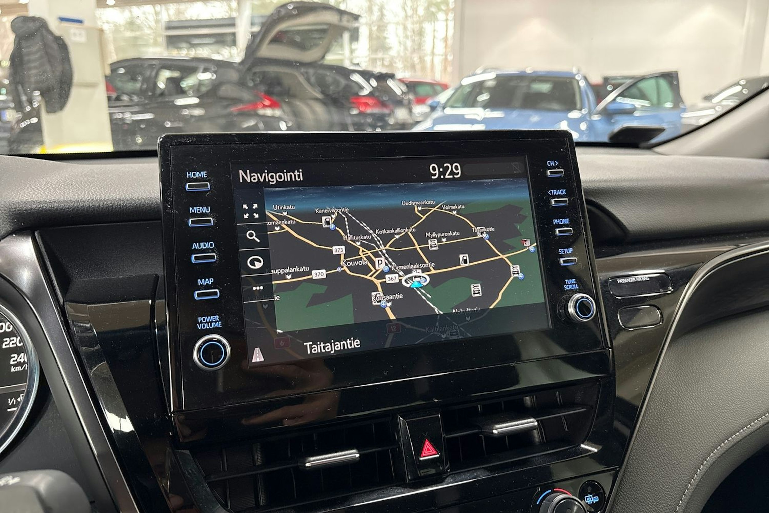 Valkoinen Toyota TOYOTA CAMRY 2023 kuva 17.