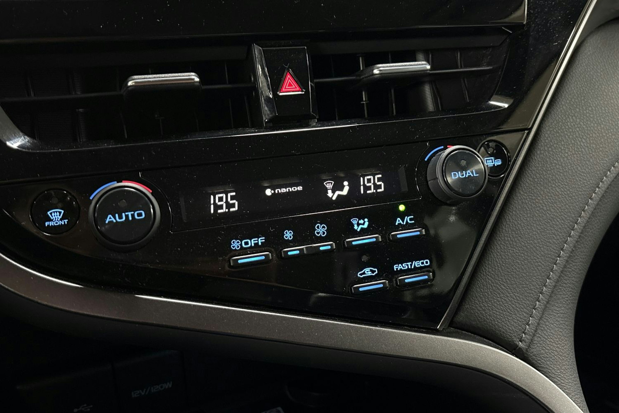 Valkoinen Toyota TOYOTA CAMRY 2023 kuva 19.