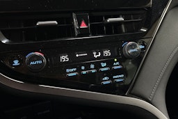 Valkoinen Toyota TOYOTA CAMRY 2023 kuva 19.