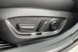 Valkoinen Toyota TOYOTA CAMRY 2023 kuva 23.