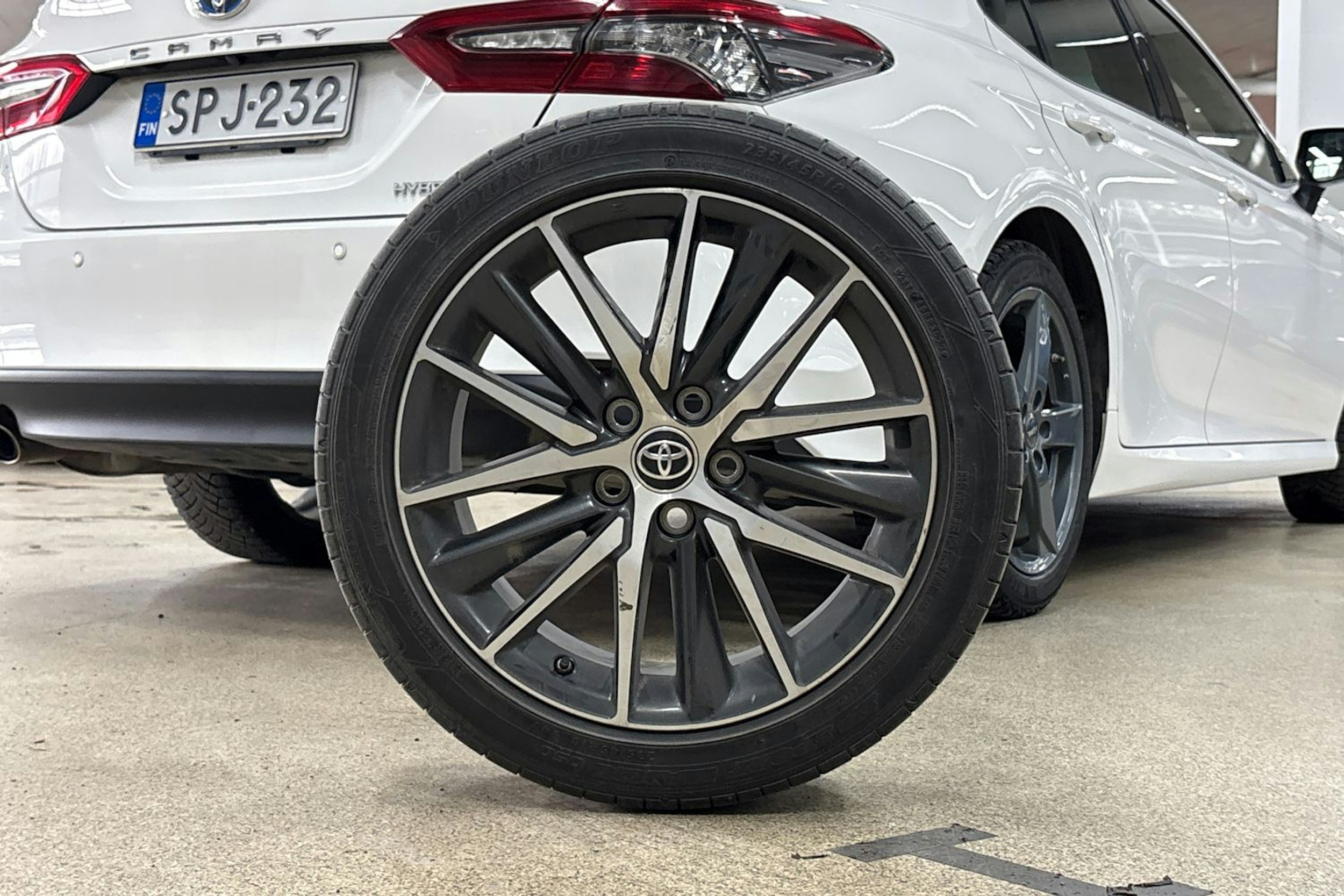 Valkoinen Toyota TOYOTA CAMRY 2023 kuva 26.
