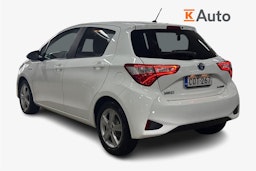 Valkoinen Toyota TOYOTA YARIS HYBRID 2020 kuva 2.