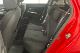 Punainen Toyota Urban Cruiser 2009 kuva 11.