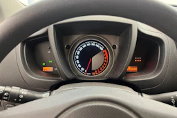 Punainen Toyota Urban Cruiser 2009 kuva 15.