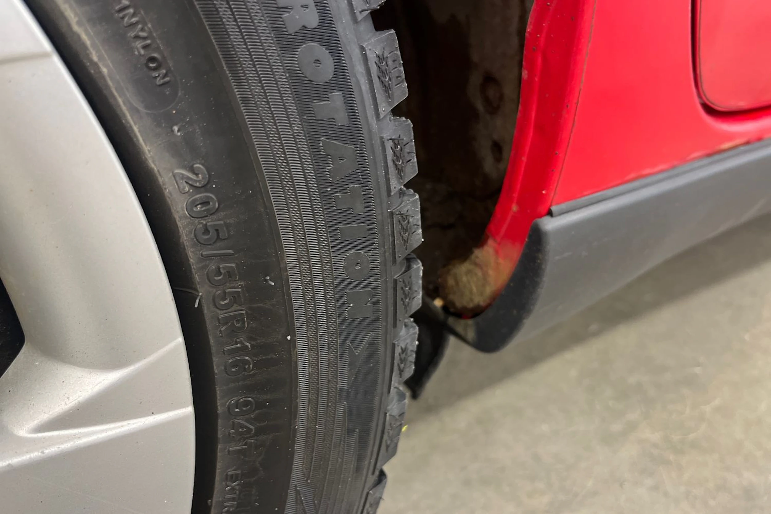 Punainen Toyota Urban Cruiser 2009 kuva 25.