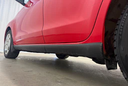 Punainen Toyota Urban Cruiser 2009 kuva 26.