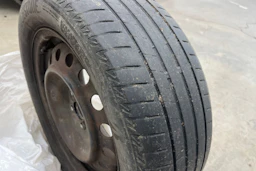 Punainen Toyota Urban Cruiser 2009 kuva 28.