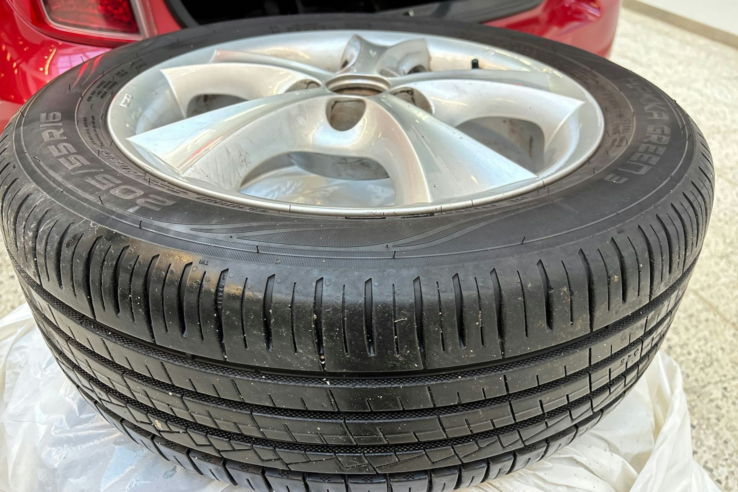 Punainen Toyota Urban Cruiser 2010 kuva 14.