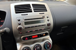 Punainen Toyota Urban Cruiser 2010 kuva 18.