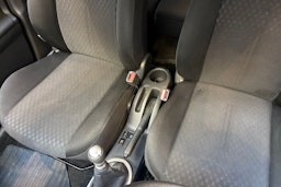 Punainen Toyota Urban Cruiser 2010 kuva 20.