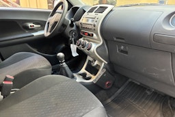 Punainen Toyota Urban Cruiser 2010 kuva 21.