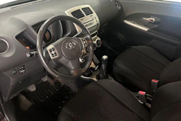 violetti Toyota Urban Cruiser 2011 kuva 3.