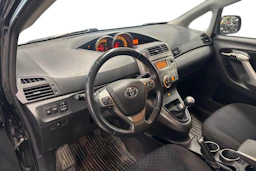 musta Toyota Verso 2009 kuva 3.