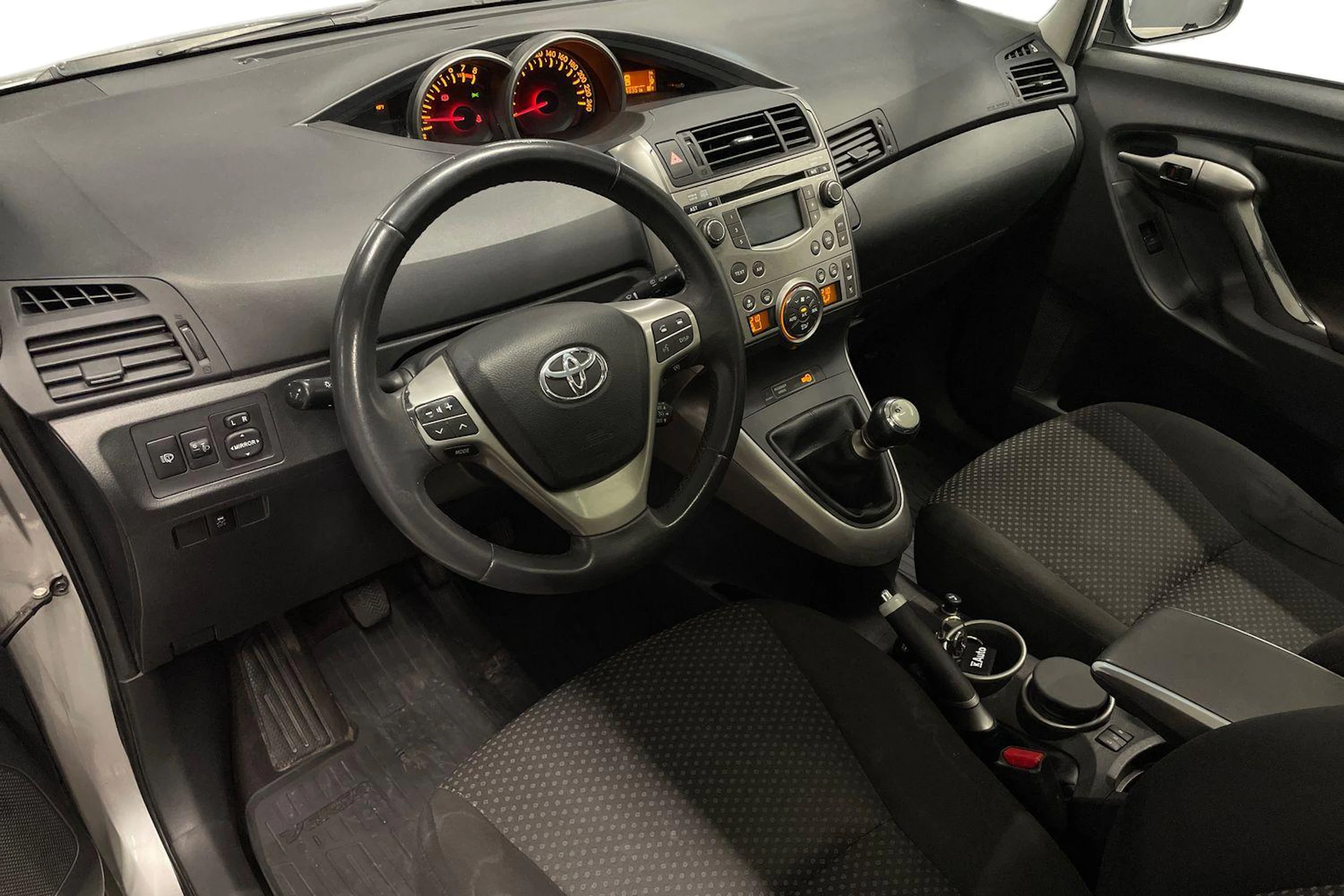 hopea Toyota Verso 2009 kuva 6.