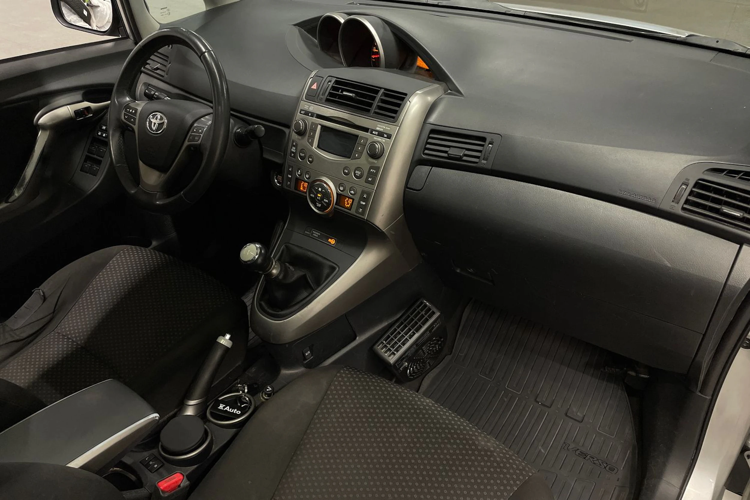 hopea Toyota Verso 2009 kuva 21.