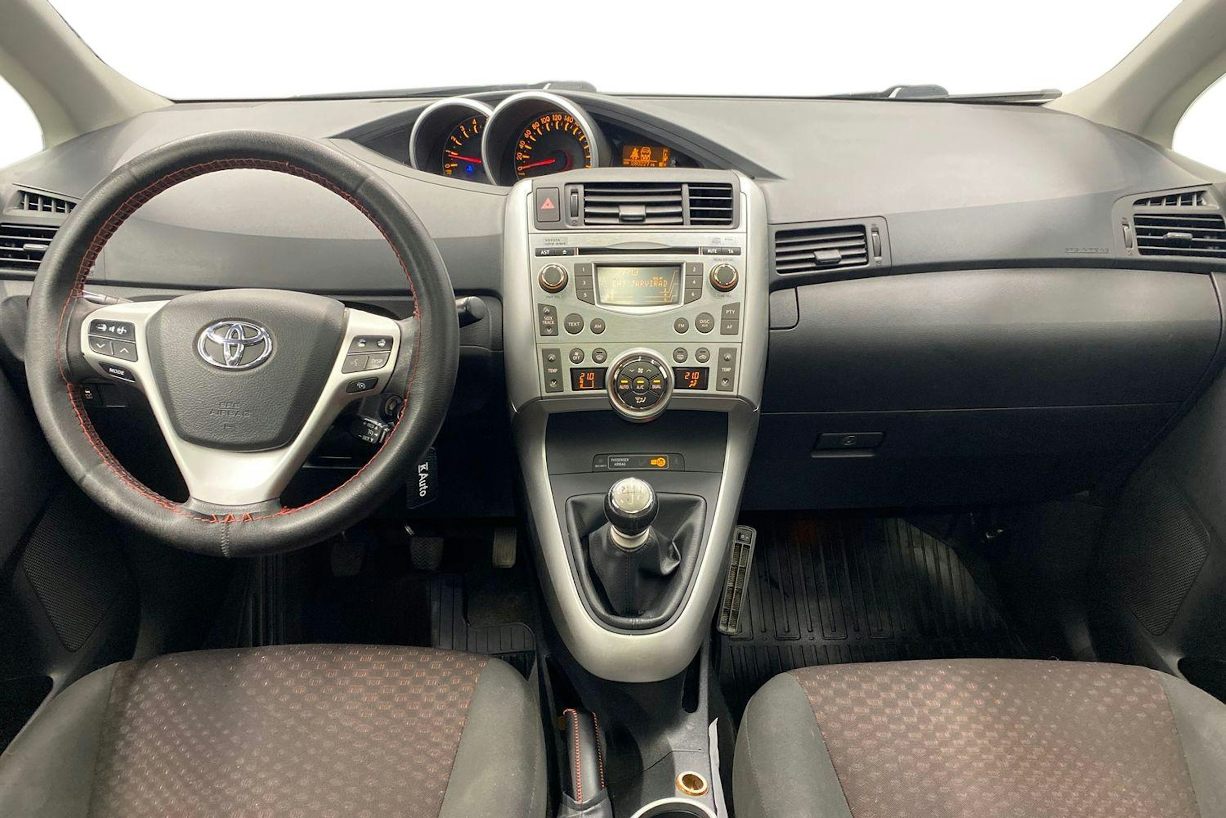 hopea Toyota Verso 2010 kuva 9.