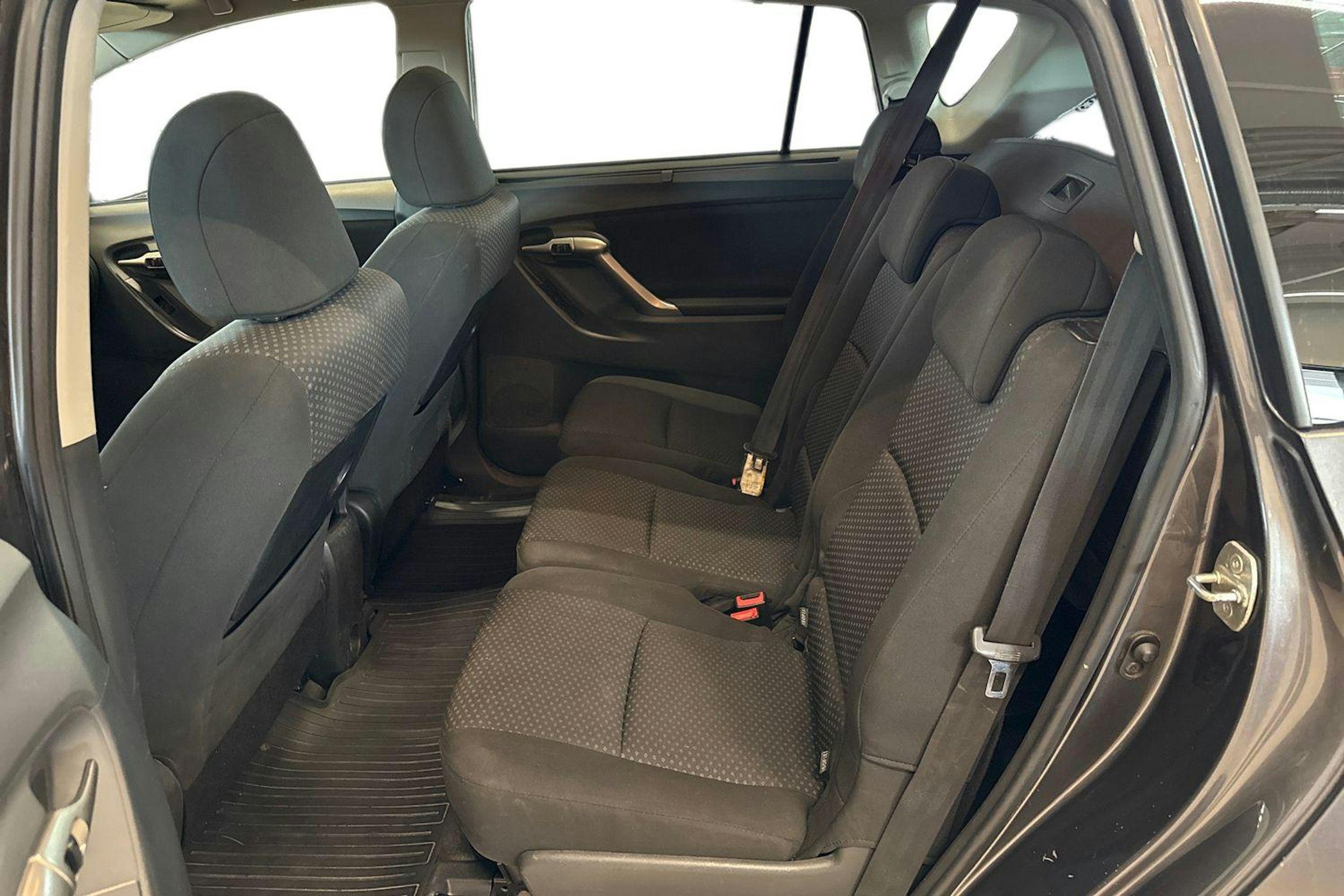 harmaa Toyota Verso 2010 kuva 10.
