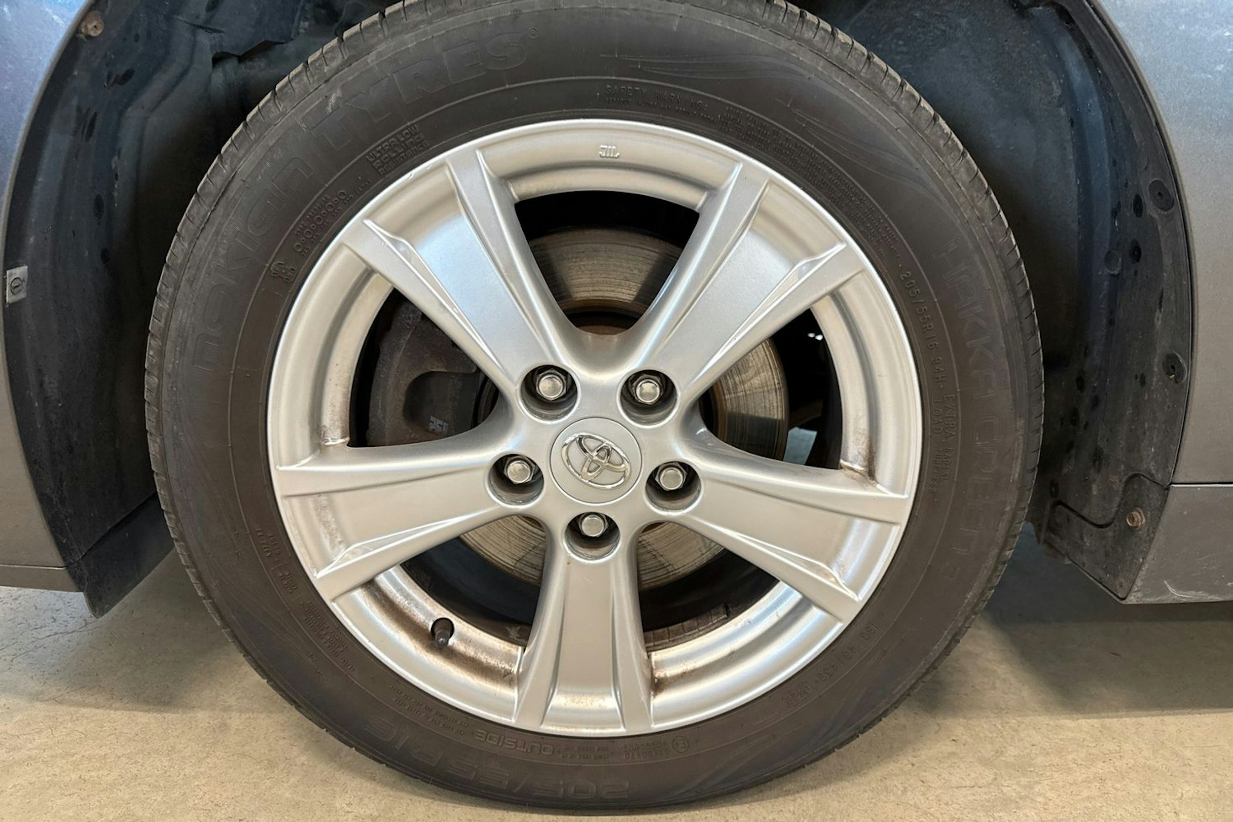 harmaa Toyota Verso 2010 kuva 13.