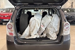 harmaa Toyota Verso 2010 kuva 14.
