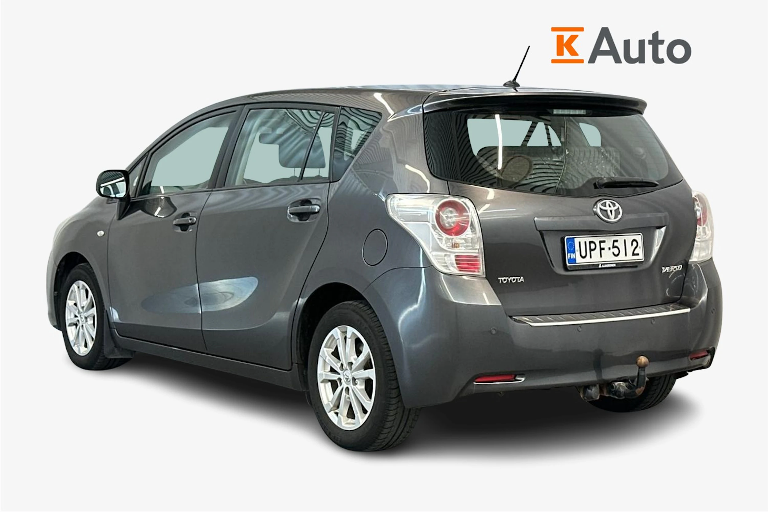 harmaa Toyota Verso 2011 kuva 2.