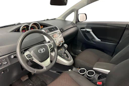 harmaa Toyota Verso 2011 kuva 6.