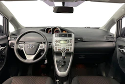 harmaa Toyota Verso 2011 kuva 9.
