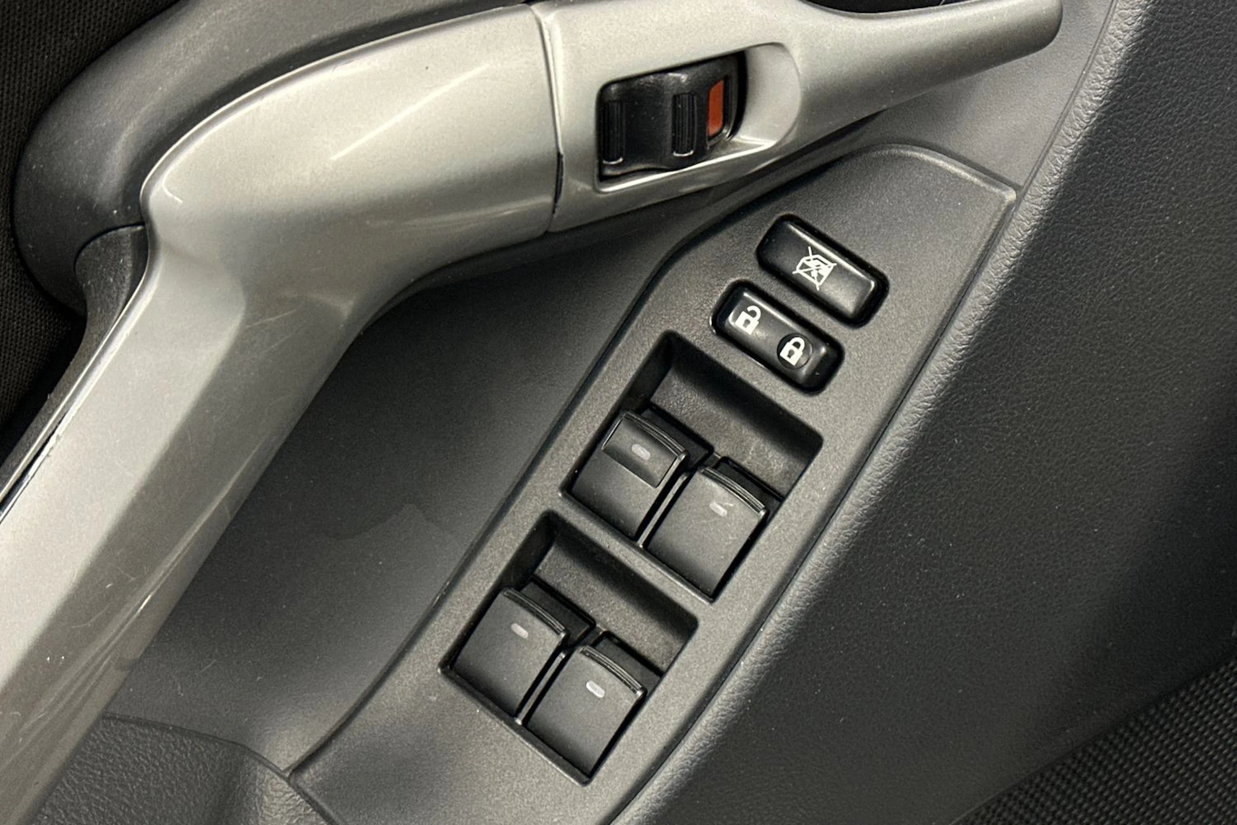 harmaa Toyota Verso 2011 kuva 15.