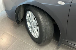 harmaa Toyota Verso 2011 kuva 25.
