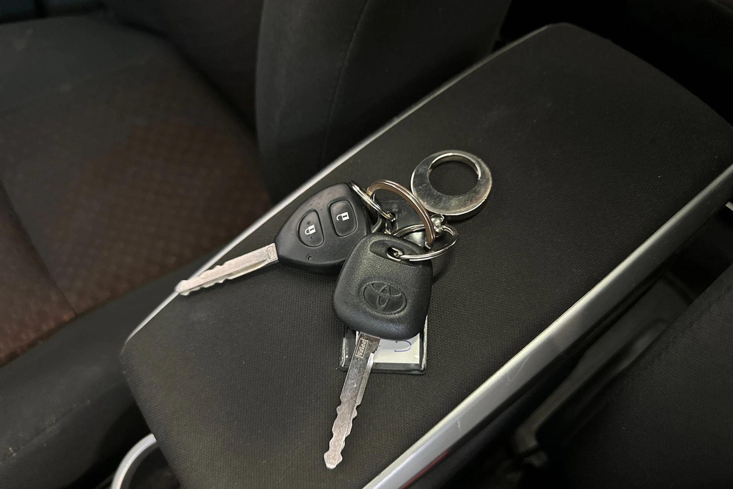harmaa Toyota Verso 2011 kuva 28.