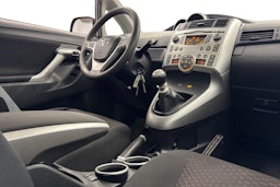 met. harmaa Toyota Verso 2011 kuva 10.