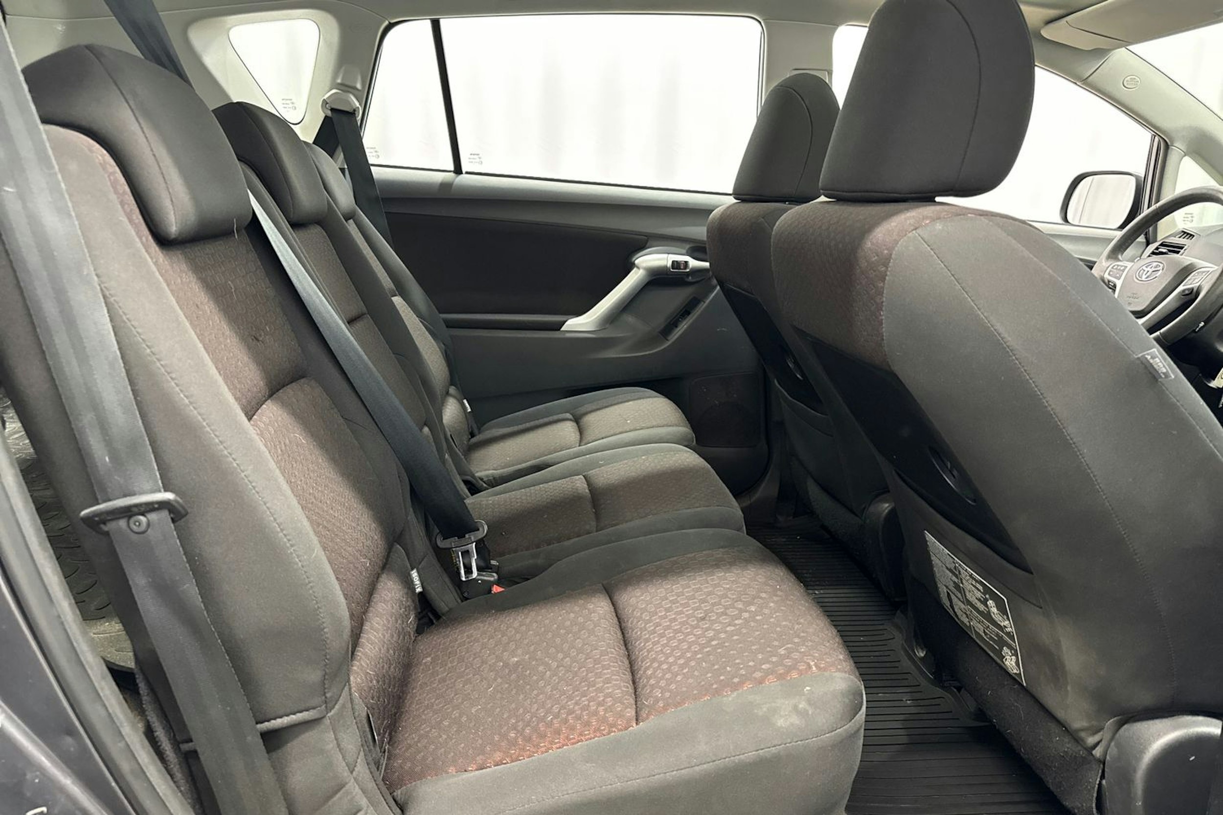 met. harmaa Toyota Verso 2011 kuva 14.