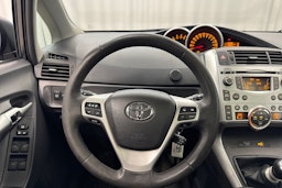 met. harmaa Toyota Verso 2011 kuva 16.