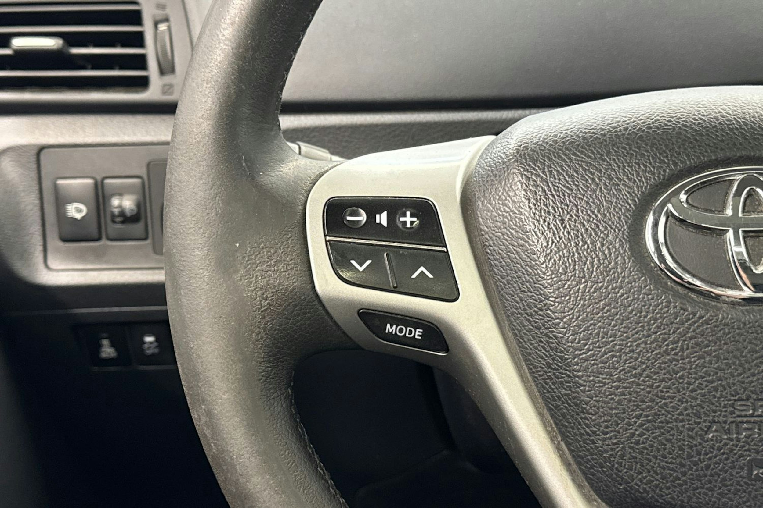 met. harmaa Toyota Verso 2011 kuva 21.