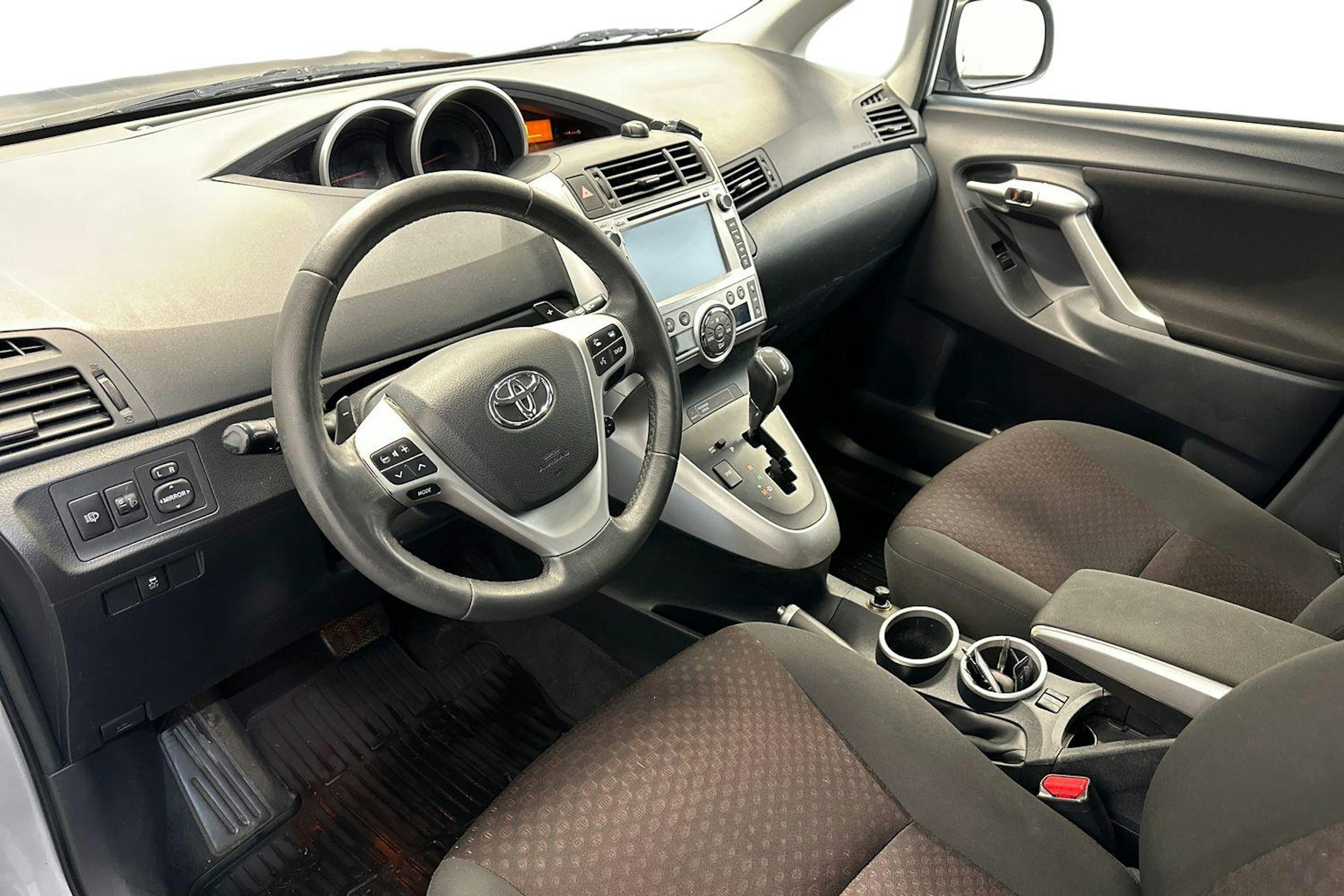 hopea Toyota Verso 2011 kuva 7.
